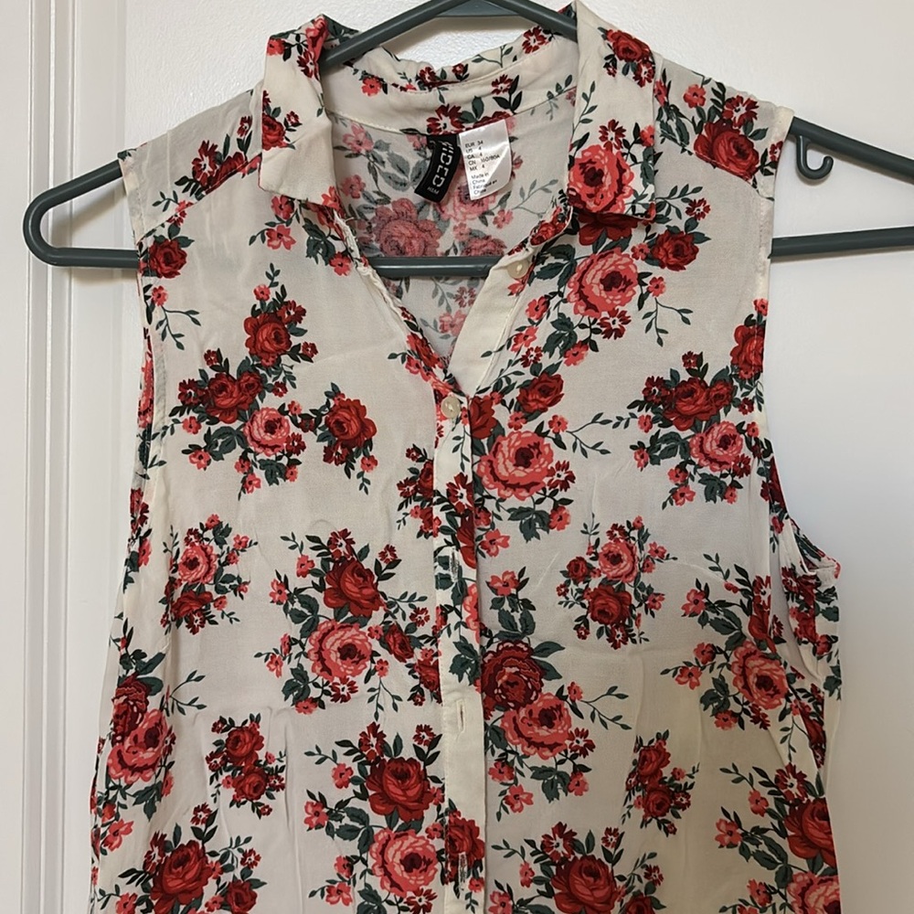 H&M button up top - Picture 4 of 5
